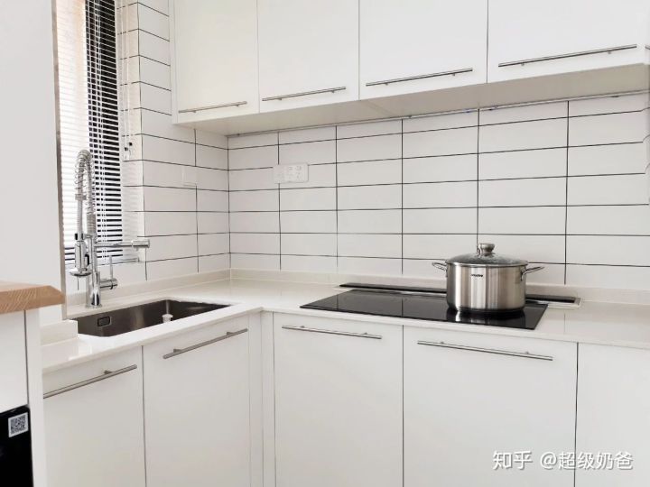 她买下40㎡自己住​，功能一个不少，却能住出100㎡的宽敞