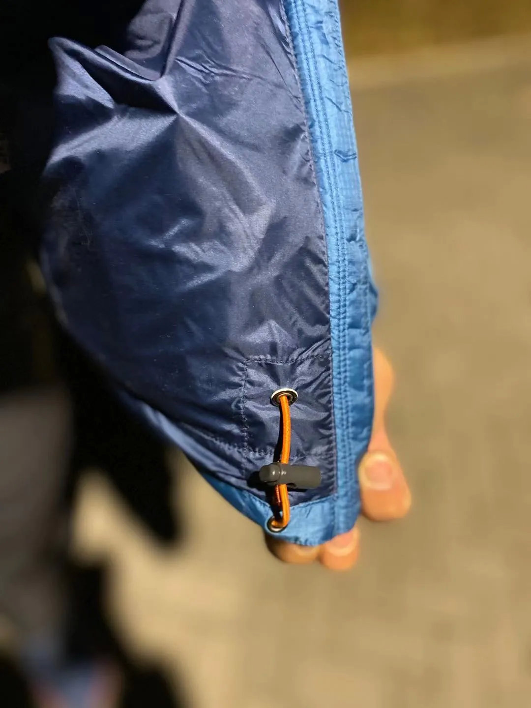 做羽绒的视频,日本始祖鸟羽绒服