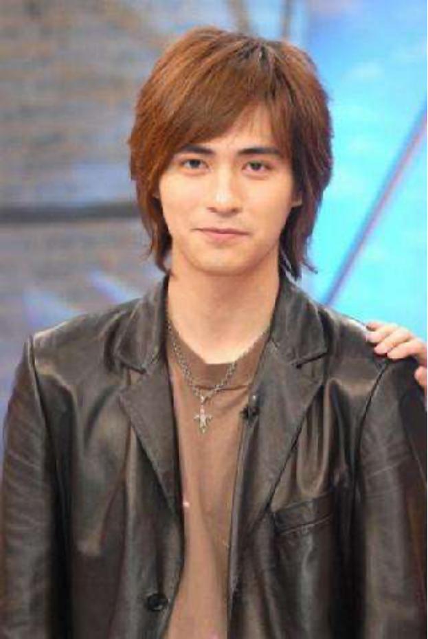 周渝民中年发福，颜值不比当年，为何都说他是梁朝伟接班人？