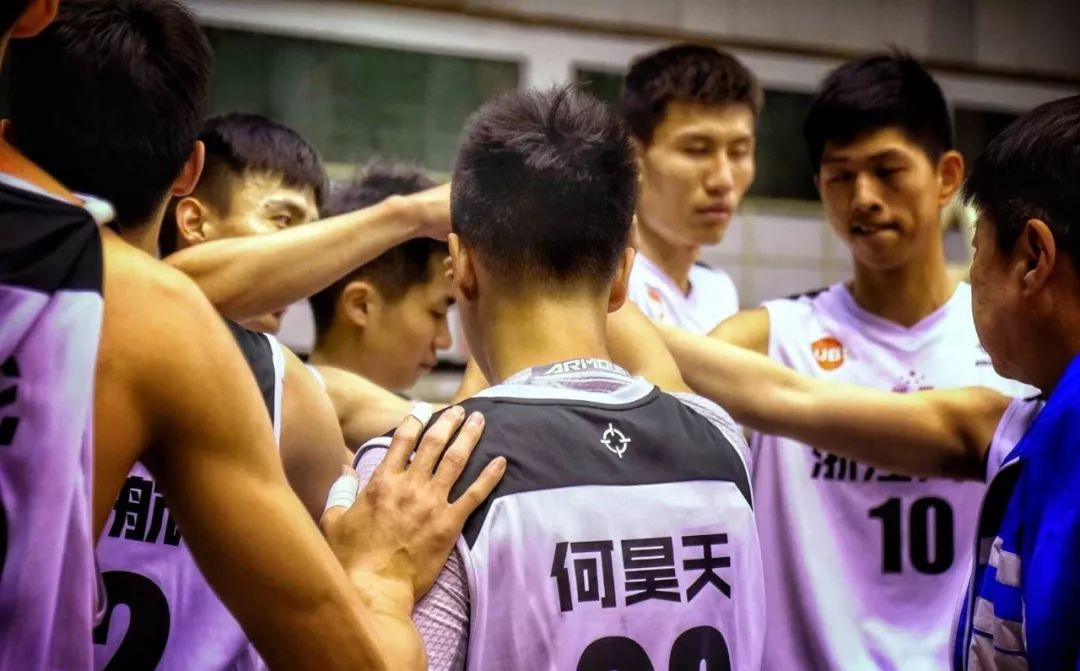 浙江大学核心！能突能晃能投，可能是最会利用脚步的大学生球员！