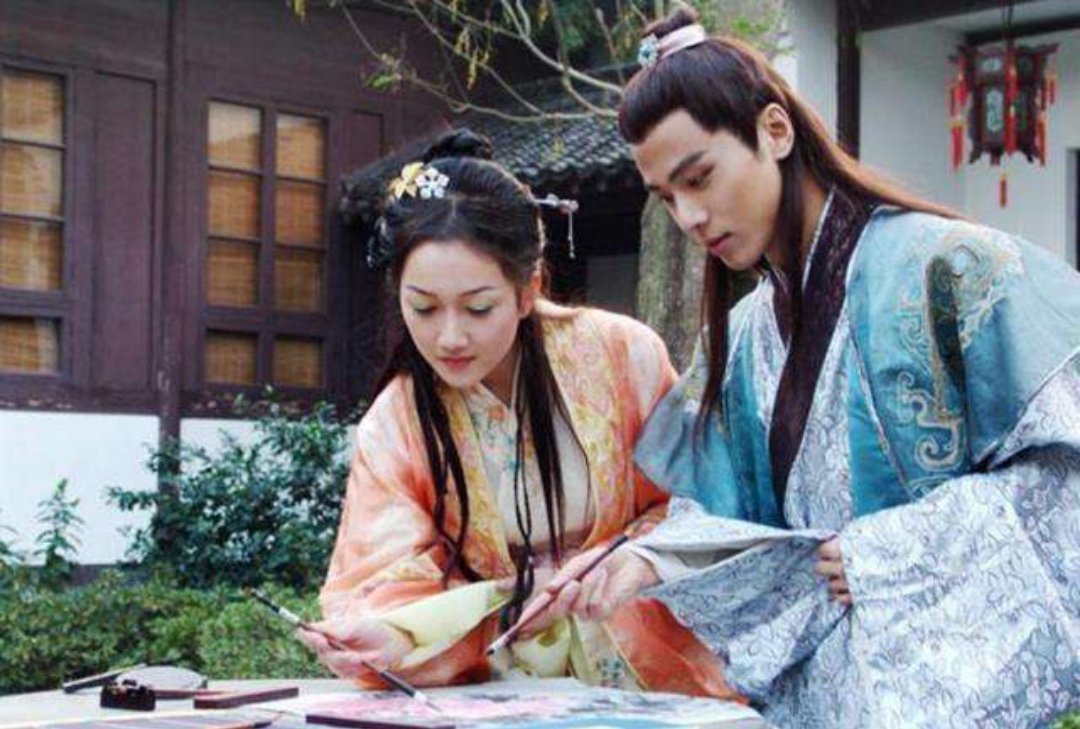 一段姐弟恋，半世眉州情。为妓养母，她用一生来演绎人世沧桑。