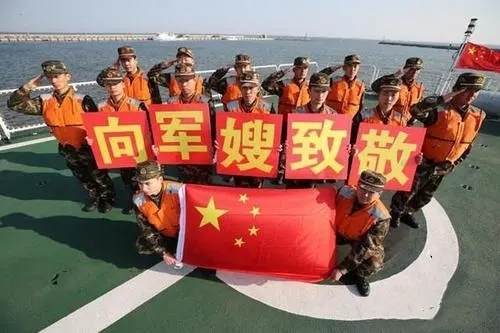 军嫂和战友在一起,军嫂跟兵哥在一起的时光