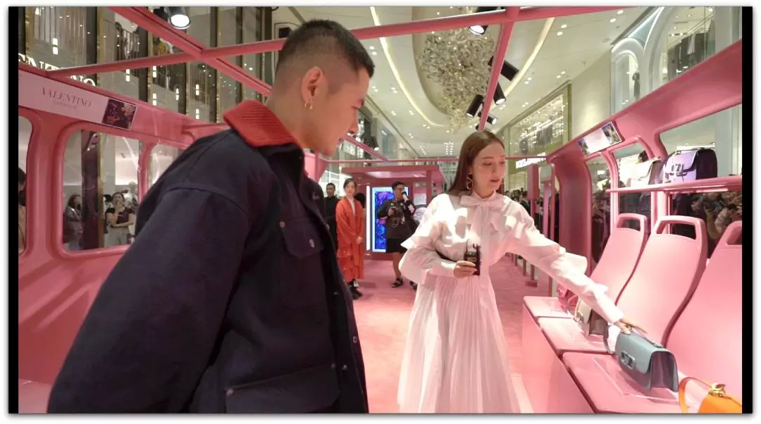 我抓住了一位资深柜员,道出了如何让你掏钱买包的秘密