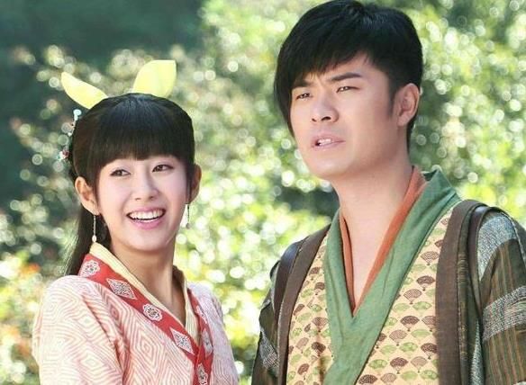 郑恺苗苗疑是喜当爸爸妈妈,郑恺苗苗晒照庆祝结婚一周年