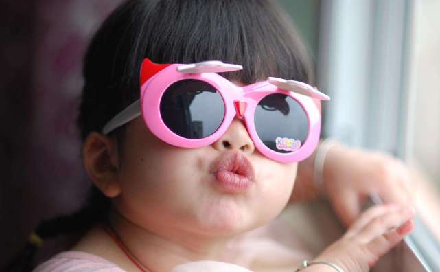 妈妈发烧就不能给宝宝喂母乳,妈妈发烧还能喂母乳吗