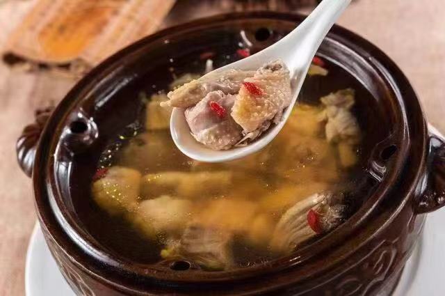 煲汤是高压锅好还是砂锅好,煲汤用高压锅好还是砂锅好