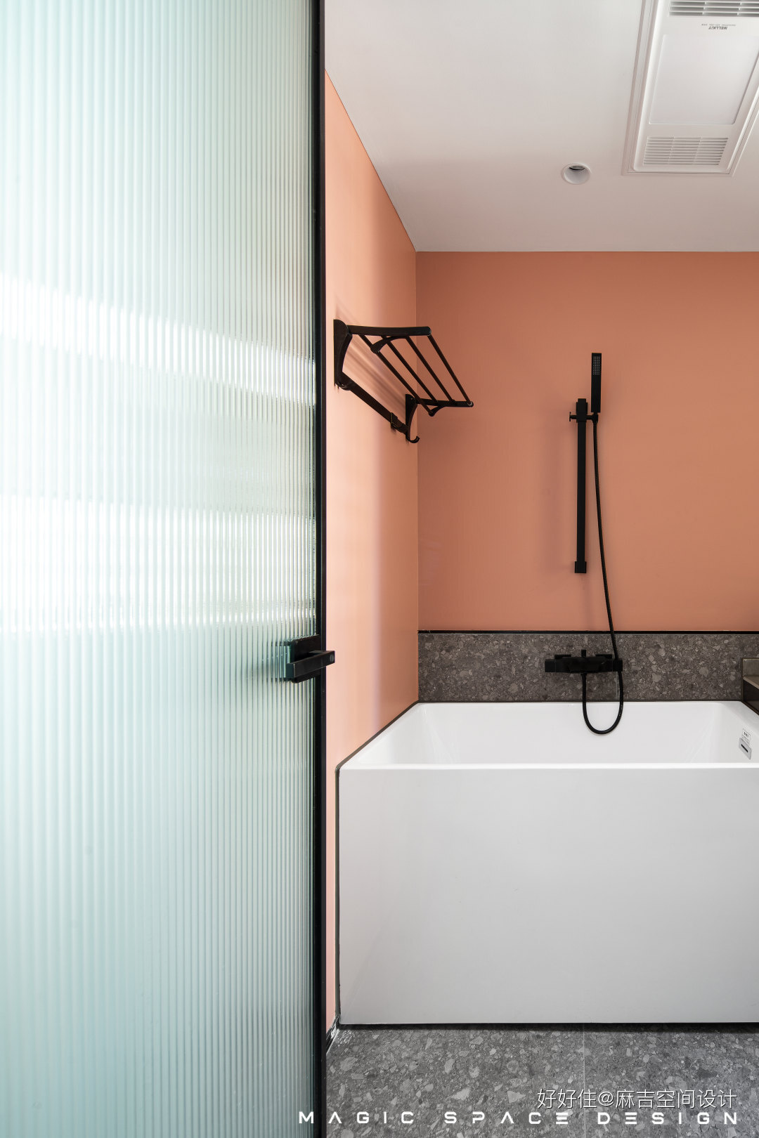 170平客厅阳台现代简约设计,北阳台西厨现代轻奢