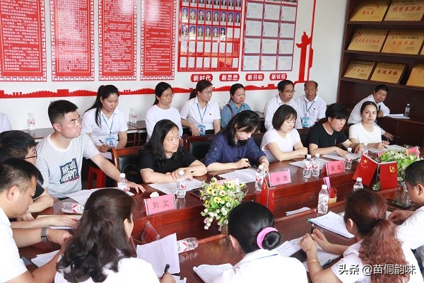 贵阳市南明小学专家组赴贯洞镇中心小学开展入校诊断送培送教活动