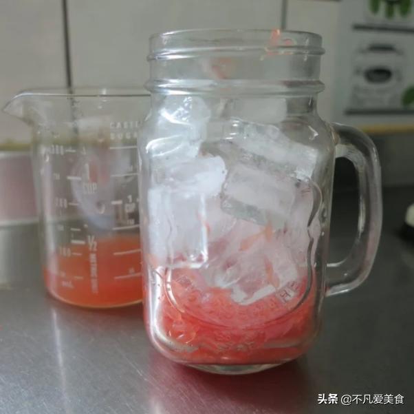 葡萄柚气泡饮，入口有炸裂感，感觉劲爆