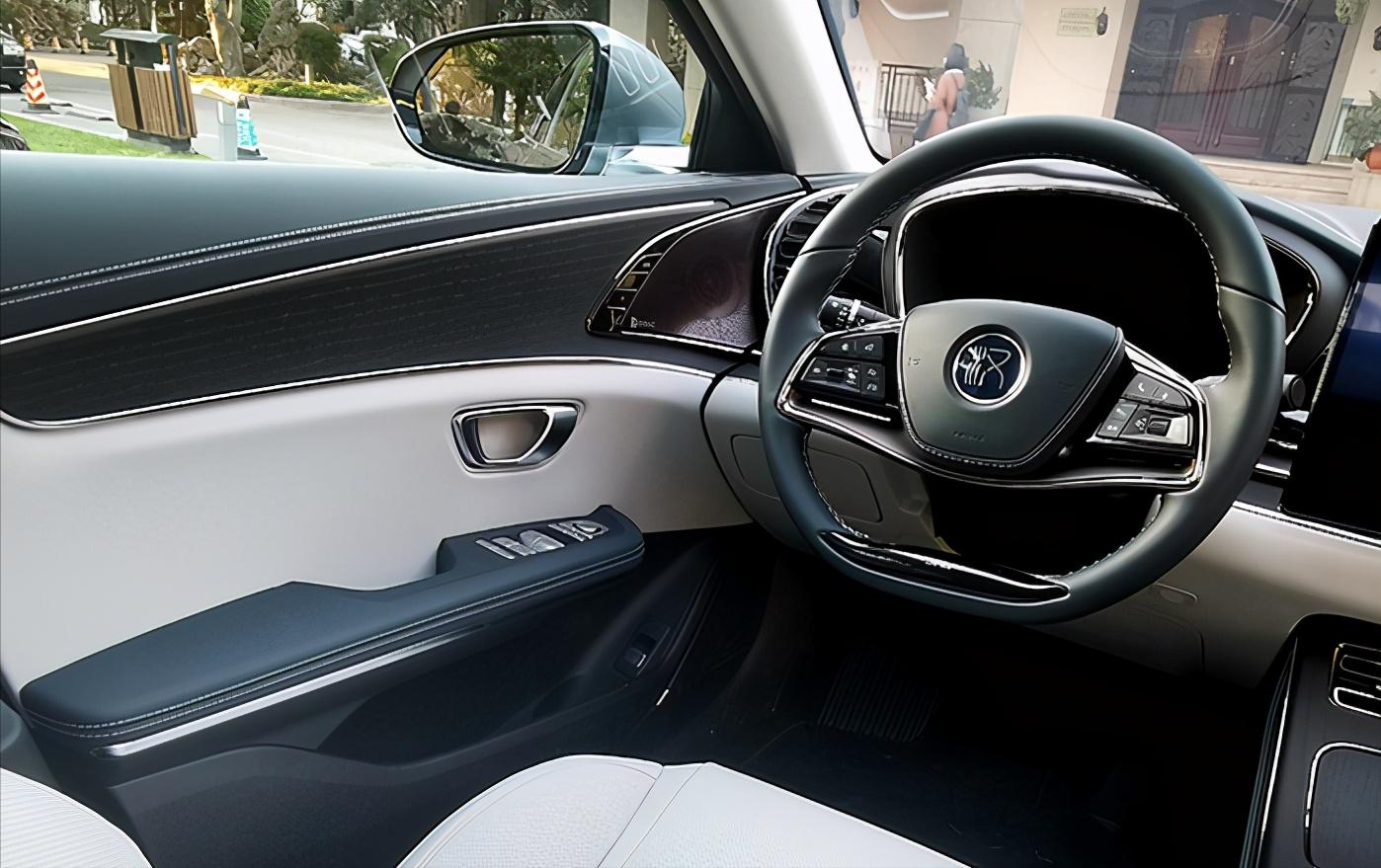 比亚迪汉ev浅色版,比亚迪汉ev内饰白色会变黄