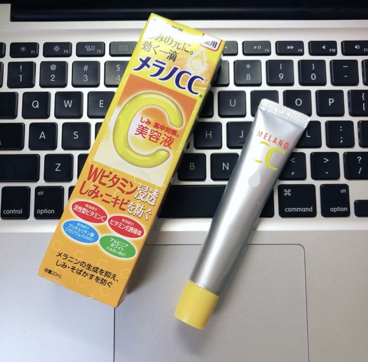 玉兰油与兰蔻精华,玉兰油和兰蔻的精华哪个好