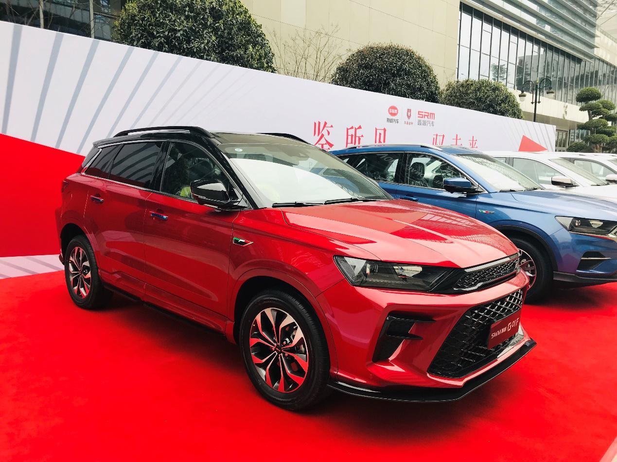 从雪铁龙的风味人间到斯威的足球，跨界营销谁最牛？