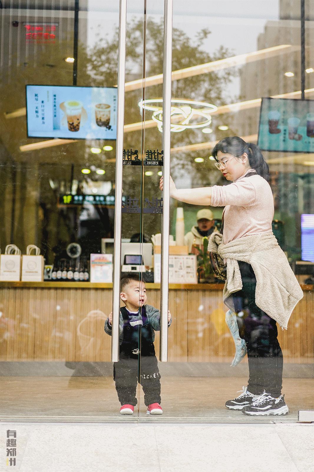 逛陈砦花卉,逛完街来杯温暖的奶茶
