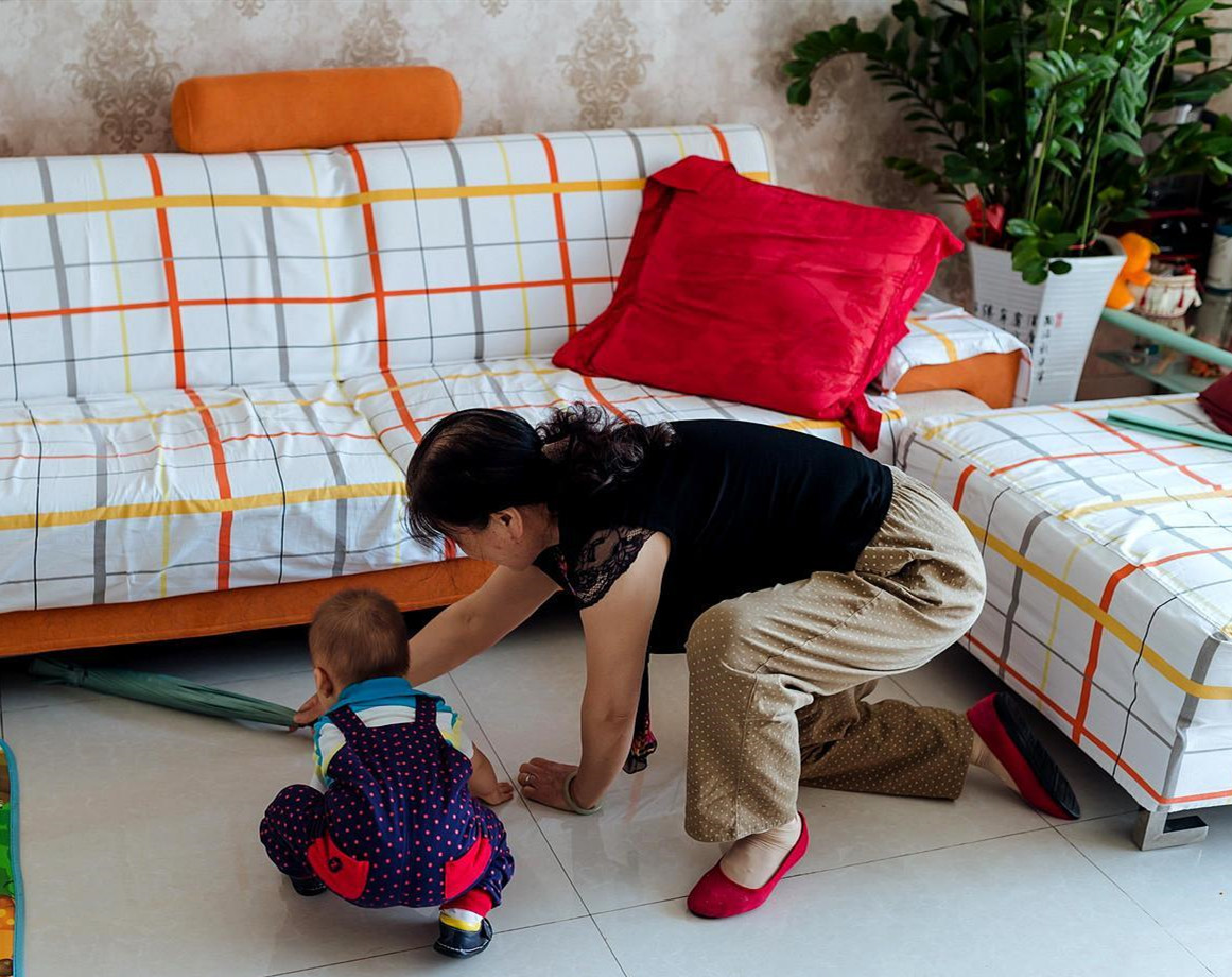 奶奶是真疼孙子还是假疼，看这四个方面就一清二楚，想瞒也瞒不住