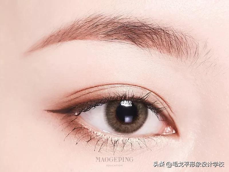 眼妆怎么画眉毛不显精致,眼妆初学者画眉教程
