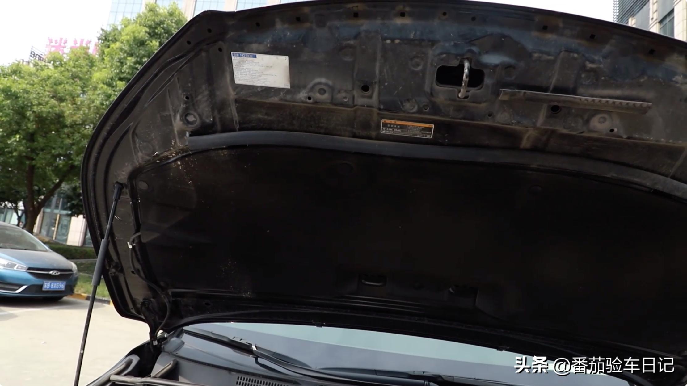 帮客户检测不到两年的丰田汉兰达，价格略高但是车况很值