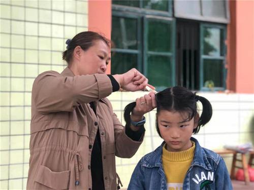 三尺讲台半生情——记嘉陵区双店乡屈家堰村竹林小学创始人杜骏
