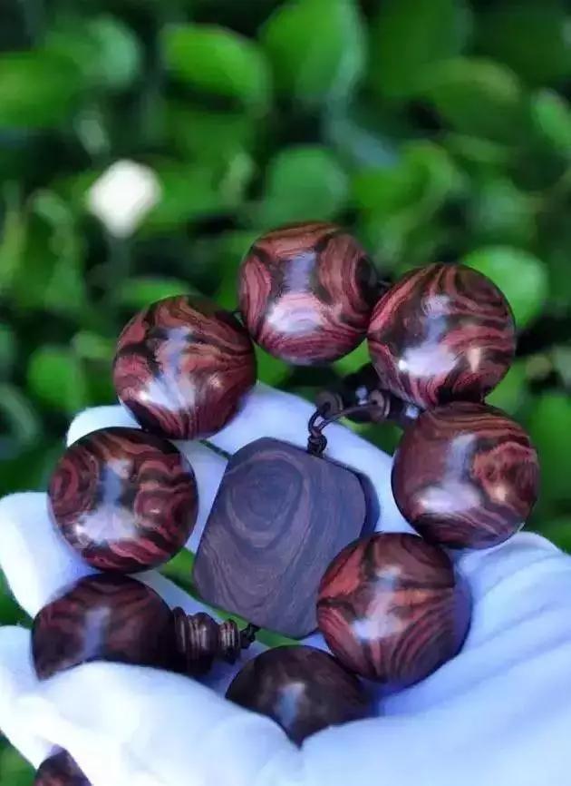 天价黄花梨手串,顶级海南黄花梨油梨老料手串价格