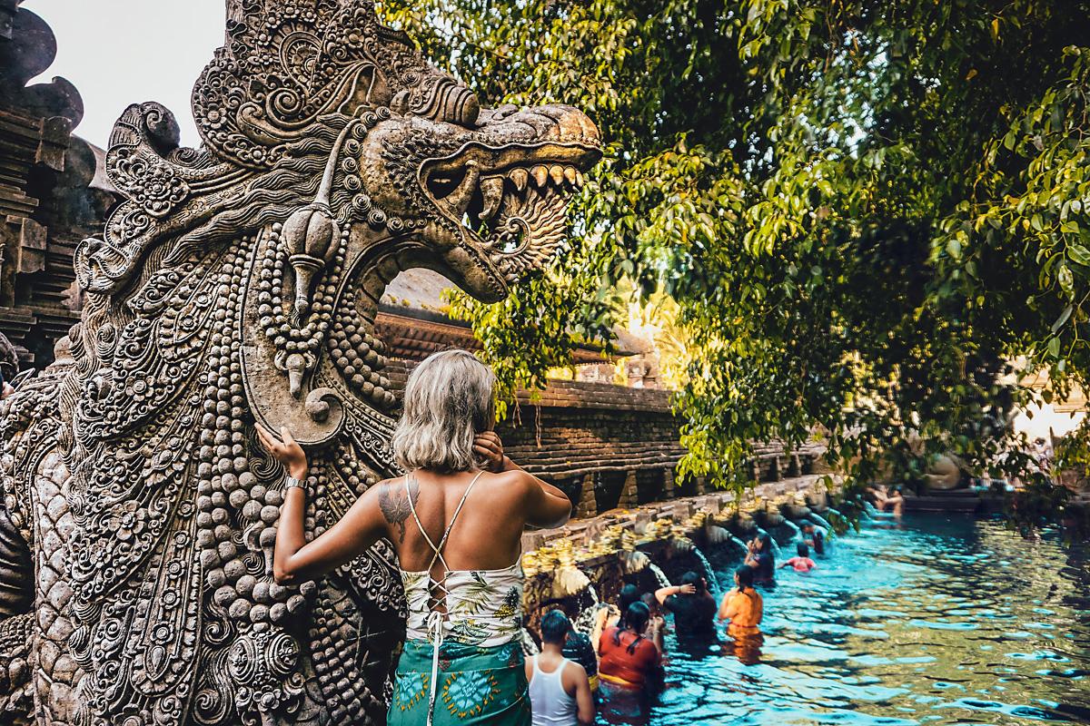 八成国人都玩错了巴厘岛，缆车赏日落，睡皇宫泡千年圣泉，2019免签