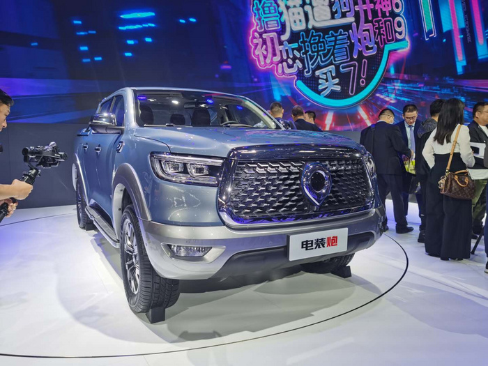 吉利星瑞和高尔夫8哪个更值得买,高尔夫和星瑞