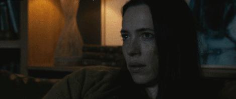 丈夫离奇自杀,竟化作鬼魂留在家中?看一眼镜子,没那么简单……