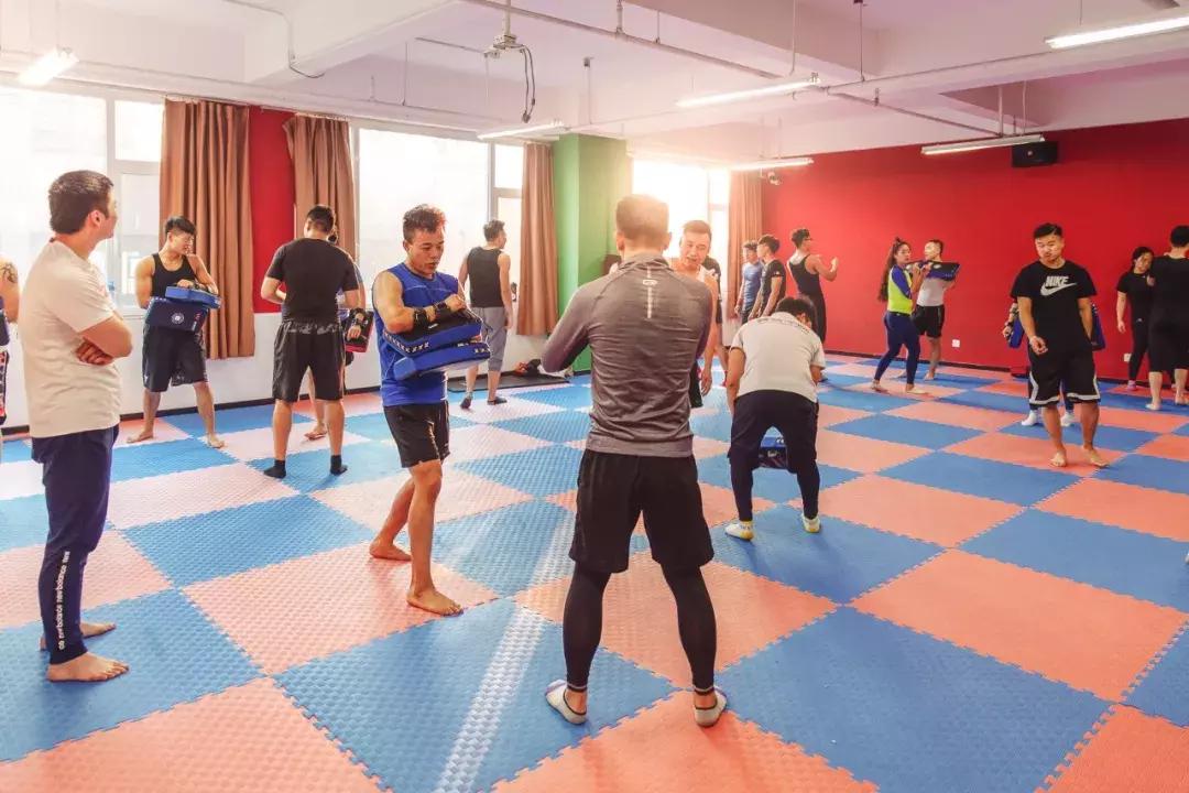 30岁转行健身教练太晚了,27岁当健身教练五年竟然还负债