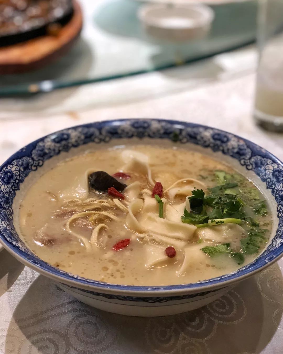 24小时丨郑州，一座被胡辣汤耽误的城市