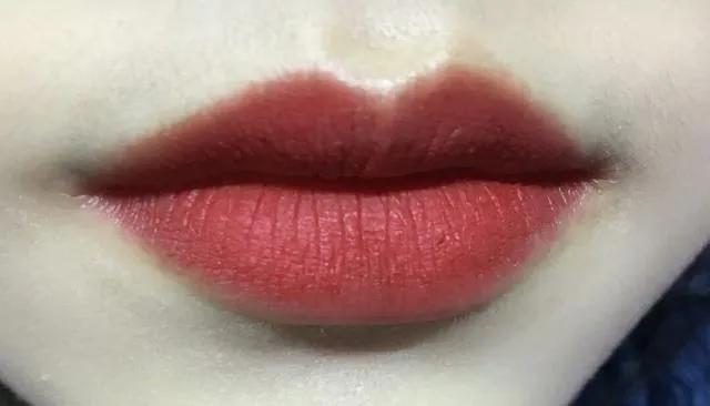 香奈儿口红显白必买色号玫红色,香奈儿口红颜色推荐黄黑皮