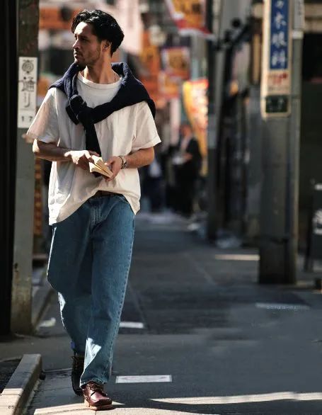 男士夏季牛仔裤必备几款,男式哪款牛仔裤好穿