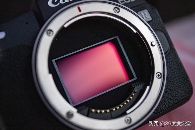 3000买微单还是单反相机合适,黑卡相机与微单和单反相机的区别