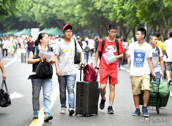 因为一次点头视频，“考公政审”没通过：高校的新型诈骗又升级