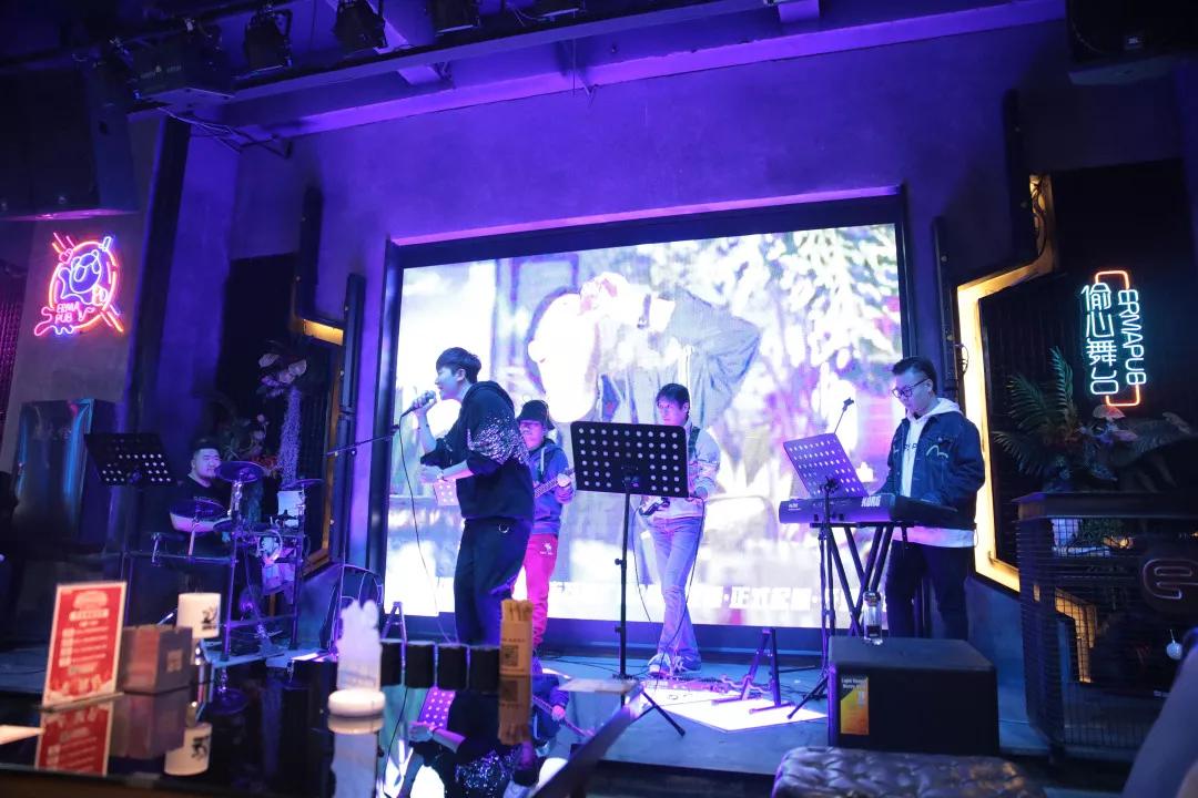 成都网红小酒馆凭什么火爆出圈,成都最火小酒馆