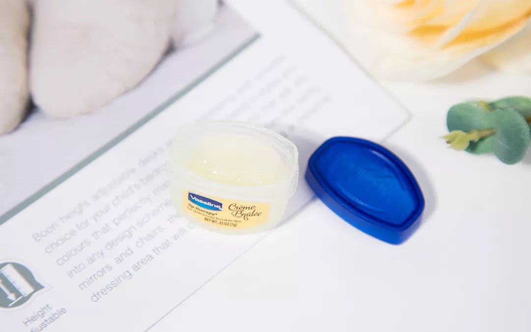 可以让嘴巴滋润红的润唇膏,最好用的几款润唇膏