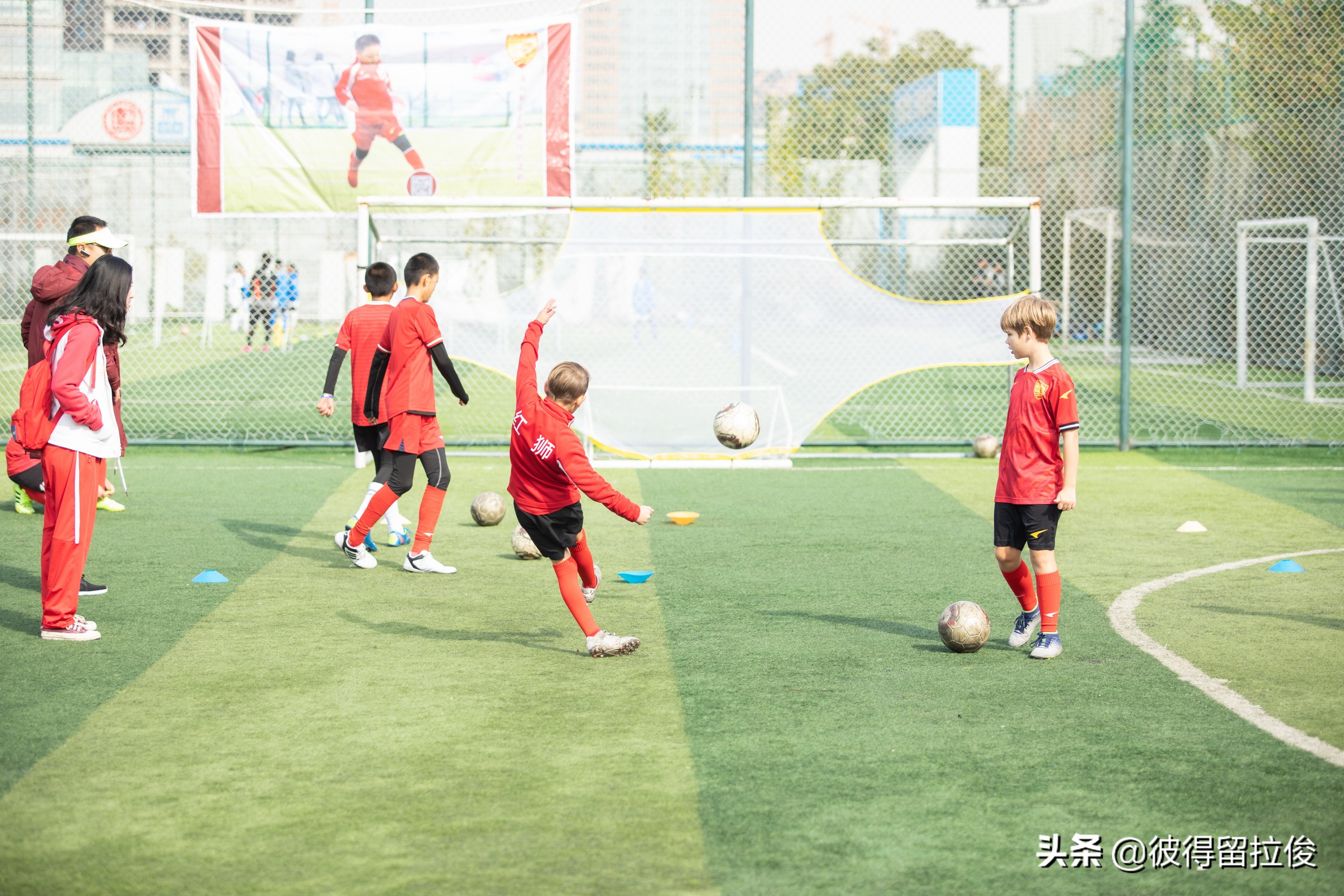 谁是球王！青岛红狮ZOOCHOO足球技能测试火热开启