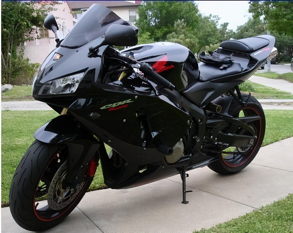 摩托车电瓶没电会出现什么种情况,摩托车钥匙没关电瓶一夜没电了