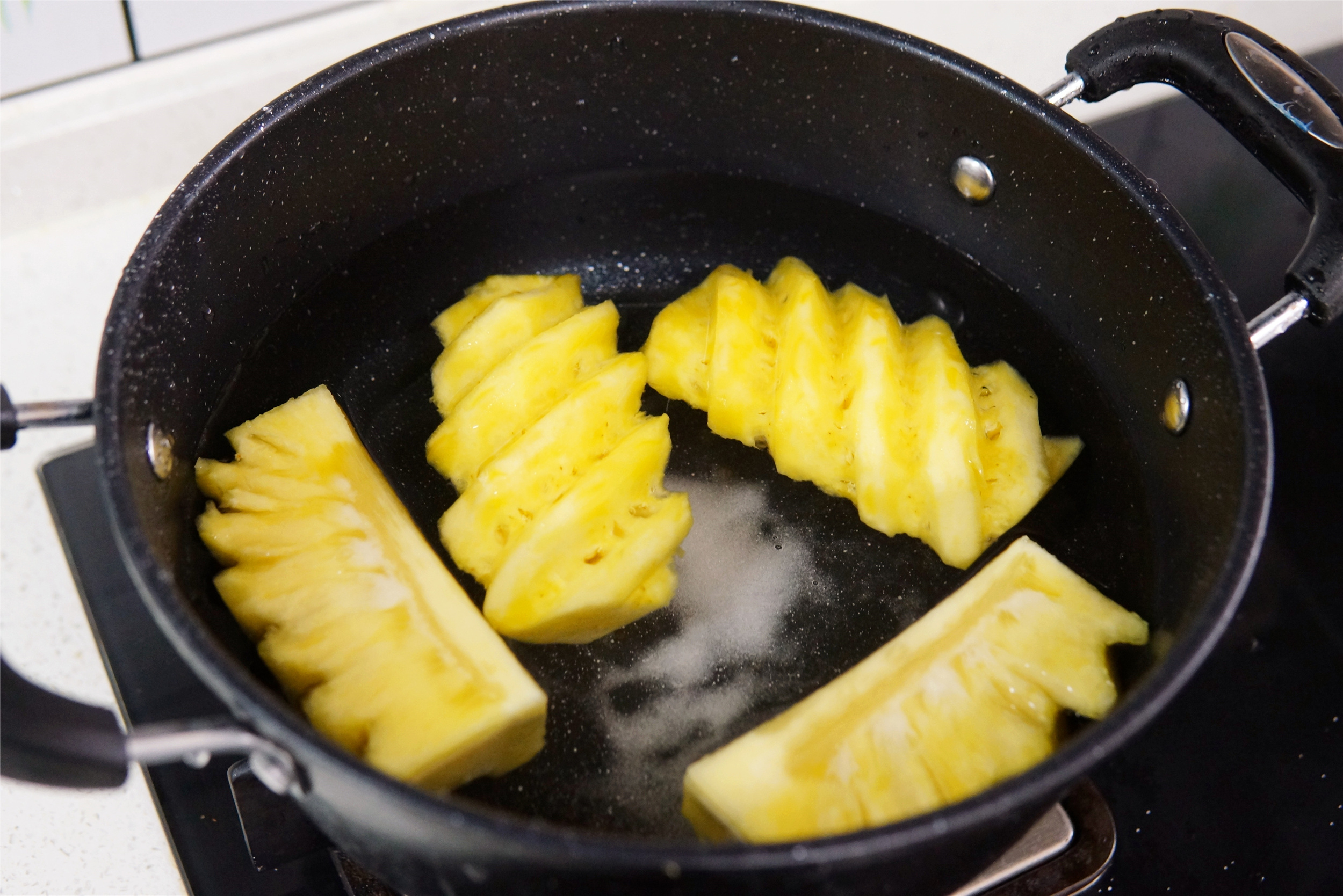 菠萝怎么吃不扎嘴,菠萝如何吃不嘴疼