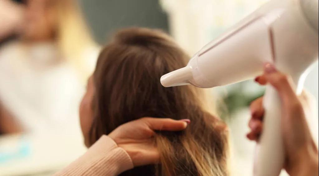 怎么能让头发变多变厚小妙招,如何让头发变得发亮黑有光泽