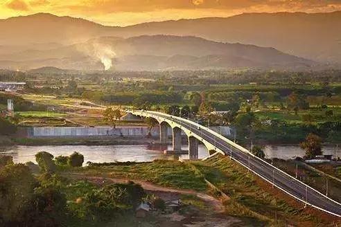 云南磨憨到老挝磨丁旅游攻略,西双版纳自驾老挝旅游攻略