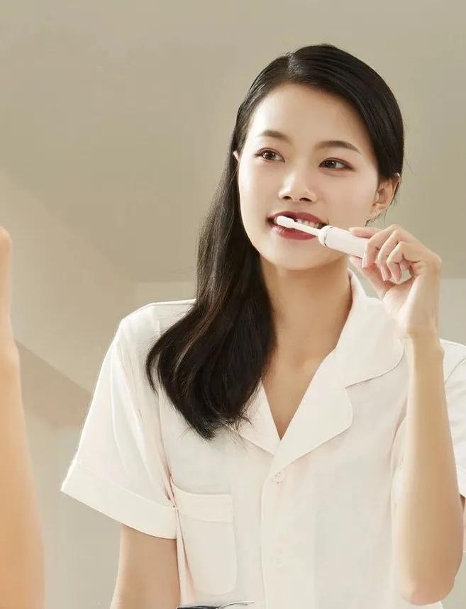 刷牙漱口杯可收纳电动牙刷,智能电动牙刷带收纳盒