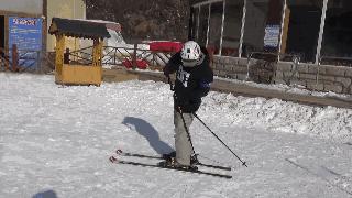 初学双板滑雪基本动作,双板滑雪基本姿势教学