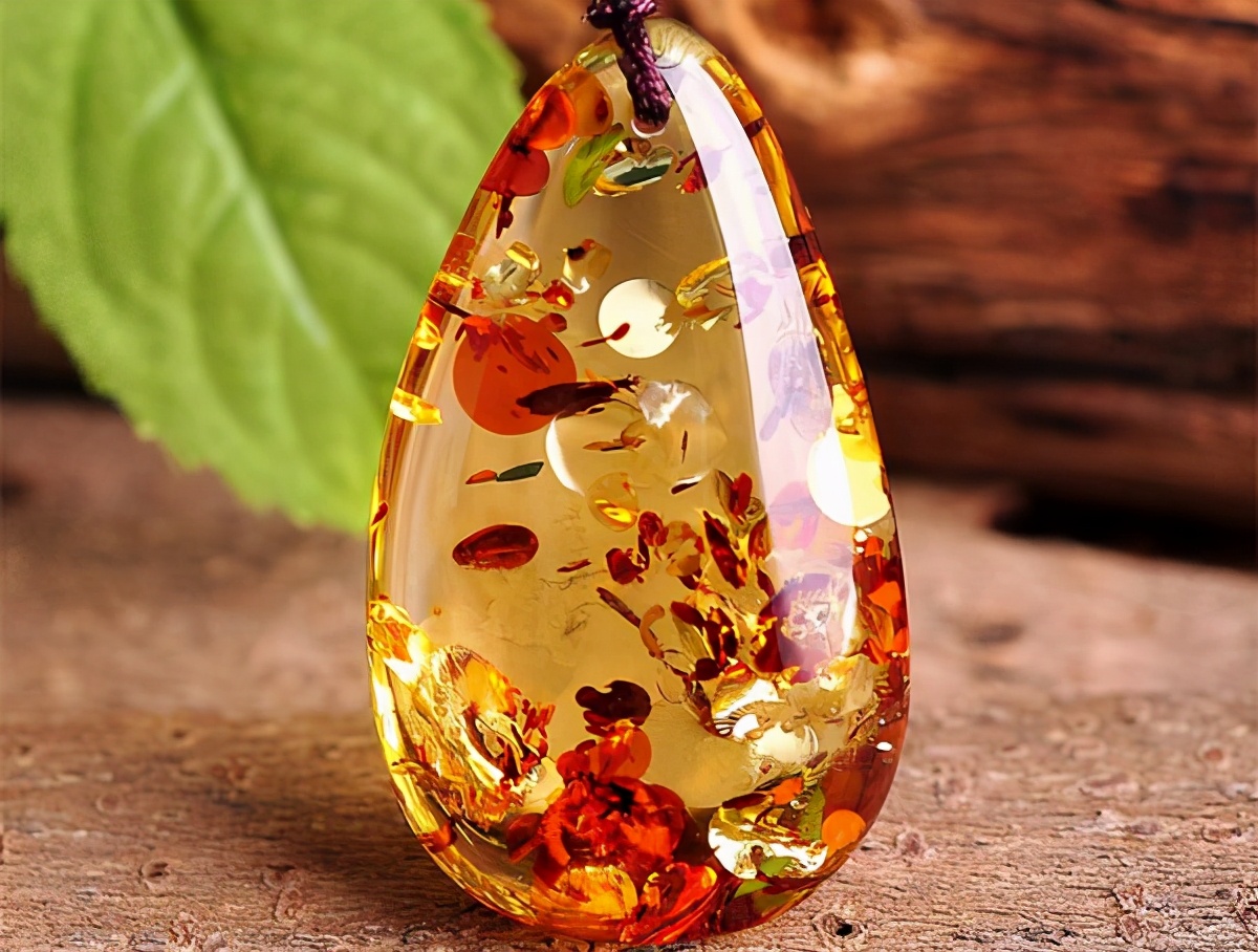 真假琥珀蜜蜡的鉴别,蜜蜡手串的种类及鉴别