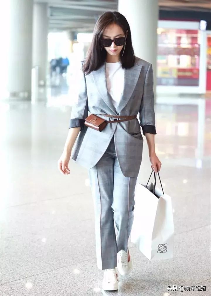 龚俊红色回力鞋子是哪一款,龚俊潮鞋搭配