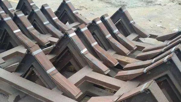 拉钢卷平放不就很安全吗?为什么货车拉钢卷经常都是立着的?