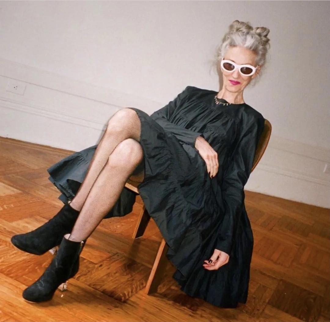 麦当娜50岁时穿衣打扮,61岁麦当娜自曝秀出美貌不减年华