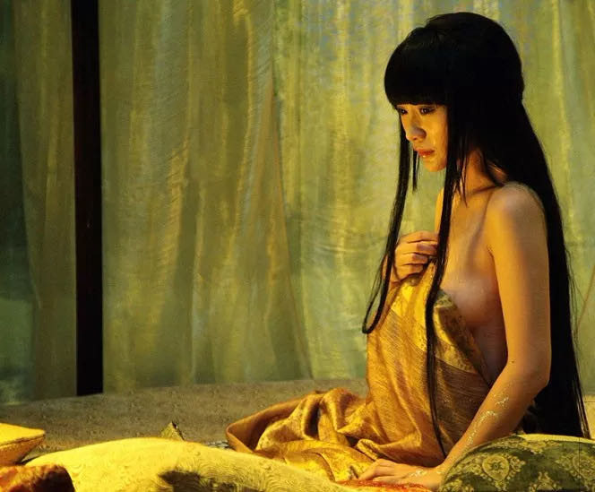 柳岩为什么那么有女人味,柳岩这么迷人为什么就是不红呢