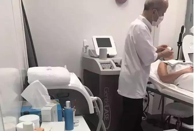 有了前法国第一夫人的百元“黑科技”眼霜，我把3000块眼霜扔了！