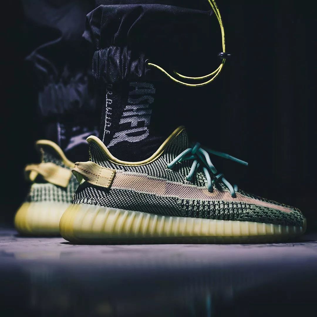 yeezy马上要出的鞋,yeezy纯白出新款