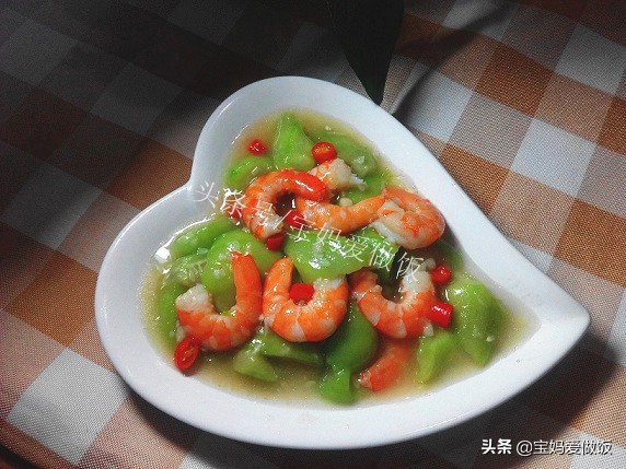 丝瓜荷包蛋烩虾仁,家常菜丝瓜炒虾仁色香味俱全