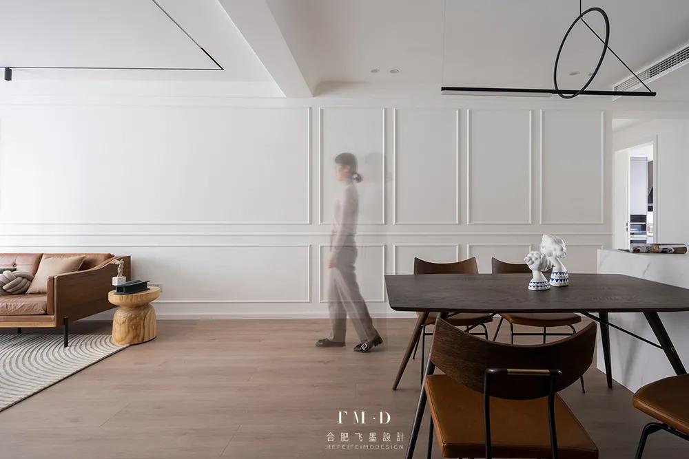 无主灯客厅无磁吸灯灯光布局,无主灯和磁吸轨道灯搭配