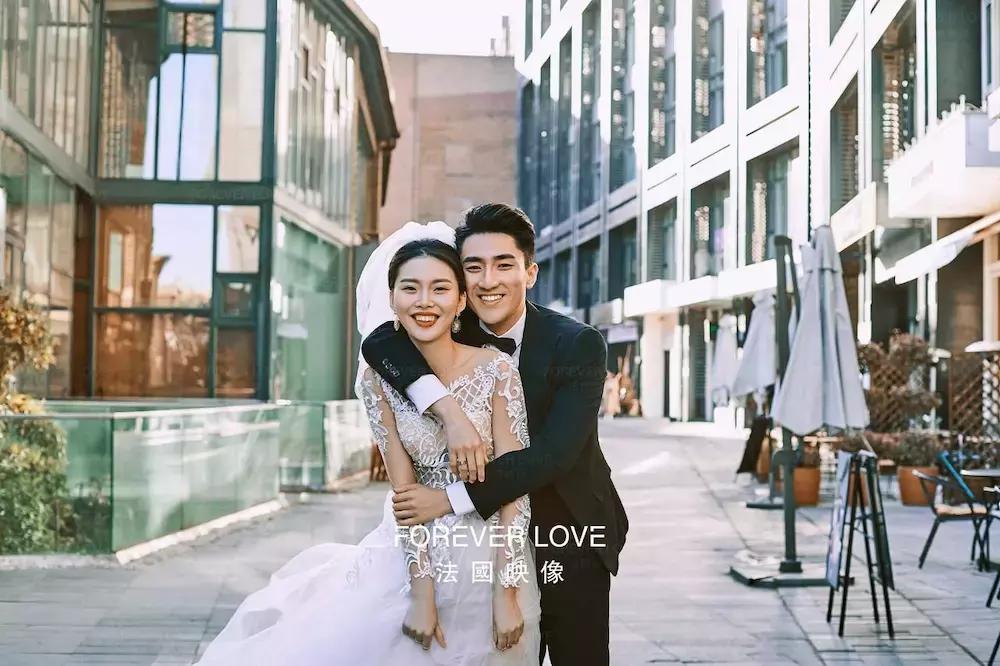 街拍婚纱照怎么拍才好看,韩式街拍婚纱照怎么拍才好看